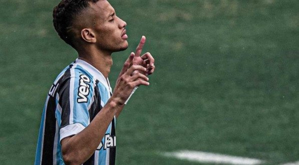 Bitello &eacute; titular absoluto no Gr&ecirc;mio contra o Santos pelo Brasileir&atilde;o