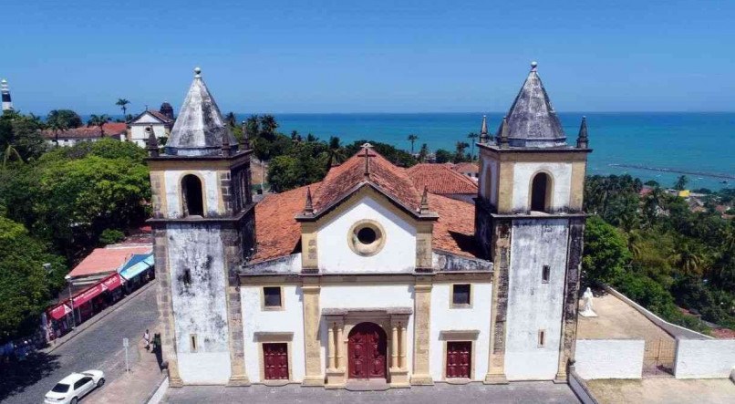 Igreja de São Salvador do Mundo no Alto da Sé, em Olinda, também conhecida como Igreja da Sé, é um dos cartões-postais da cidade que fica ao lado de Recife.