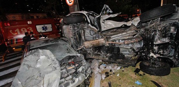 A expectativa é grande para o júri popular que pode condenar João Victor Ribeiro de Oliveira, motorista apontado como o responsável pela colisão que deixou três pessoas mortas e duas gravemente feridas no
bairro da Tamarineira, na Zona Norte do Recife.