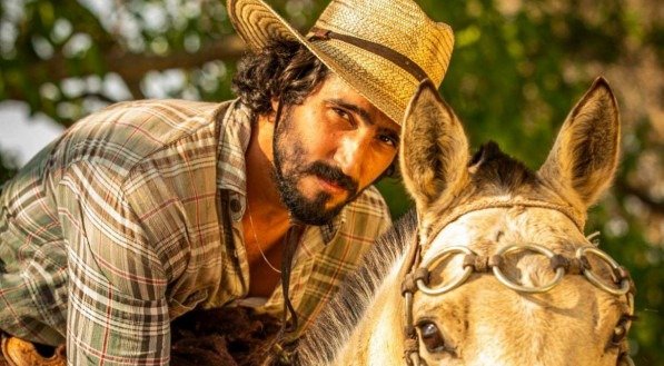 PANTANAL: Renato Goés encontrou onça nas gravações: 'Tremi da cabeça aos pés'