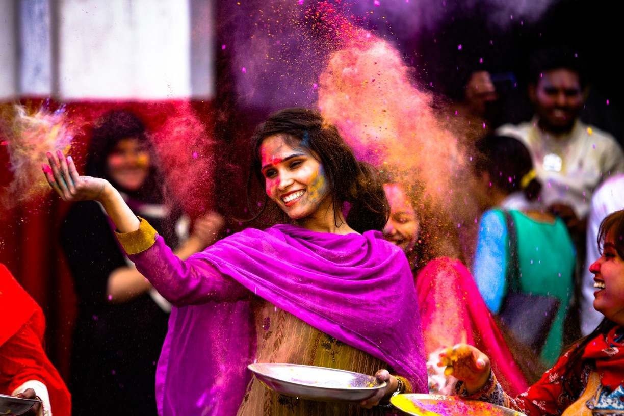 FESTIVAL HOLI: qual o significado? Onde acontece? Conheça o festival anual das cores da Índia