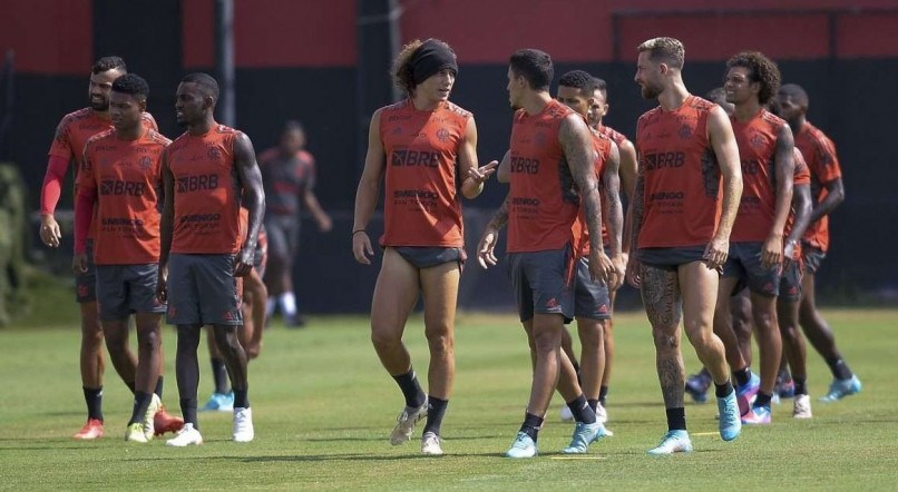 O Flamengo encara o Vasco neste domingo (20)