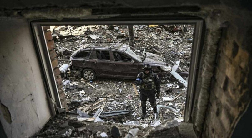Destruição em Kiev, capital ucraniana, nesta sexta
