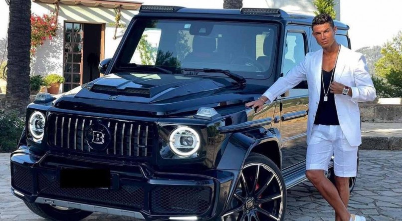 Cristiano Ronaldo gosta de investir em carros de luxo.