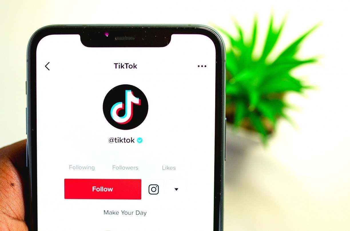 REDE SOCIAL TikTok tem mais de 1 bilhão de usuários ativos por mês