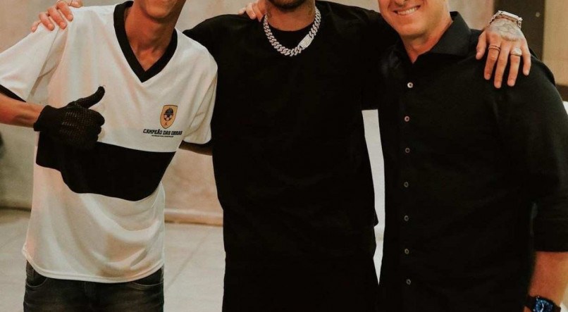 Luva de Pedreiro com Neymar e Luciano Huck