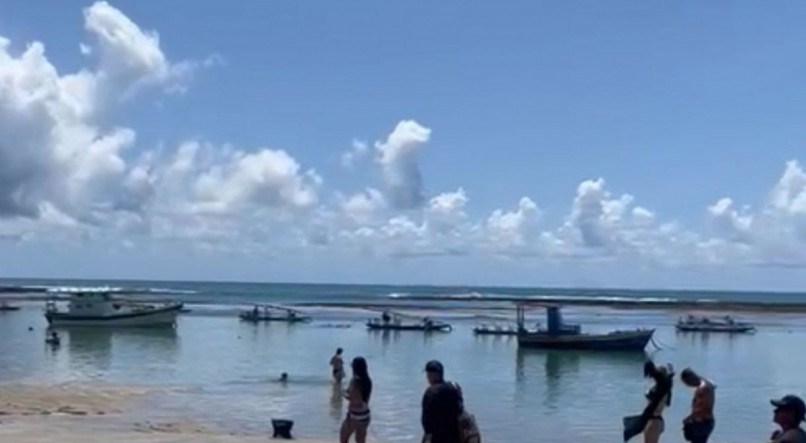 Turistas aproveitaram as praias nesta sexta-feira (1 de abril) depois dos tumultos de ontem