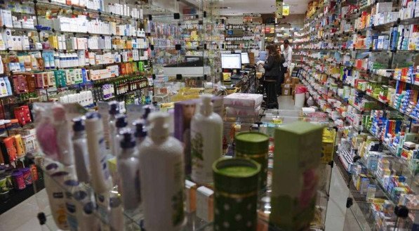 Em relação ao mês de abril de 2025, o volume de vendas do comércio varejista apresentou uma leve variação negativa de -0,2%
