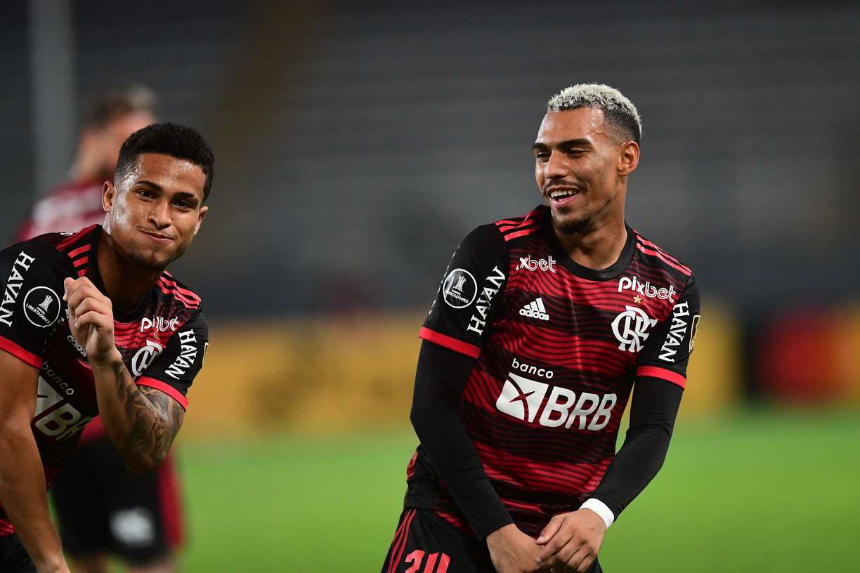 Matheuzinho tem se destacado pelo time titular do Flamengo.