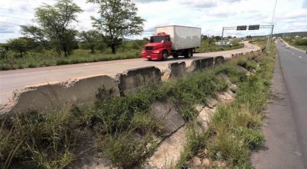 RODOVIAS: governo de Pernambuco vai investir R$ 1,5 bilhão em rodovias. R$ 600 milhões já estão no Estado