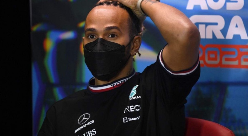 Lewis Hamilton rebateu o assunto nas redes sociais