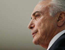 Michel Temer diz que mudança do foro privilegiado requer diálogo com STF