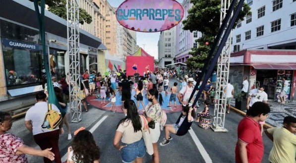 Primeiro dia do "Viva a Guararapes" atrai população para o Centro do Recife