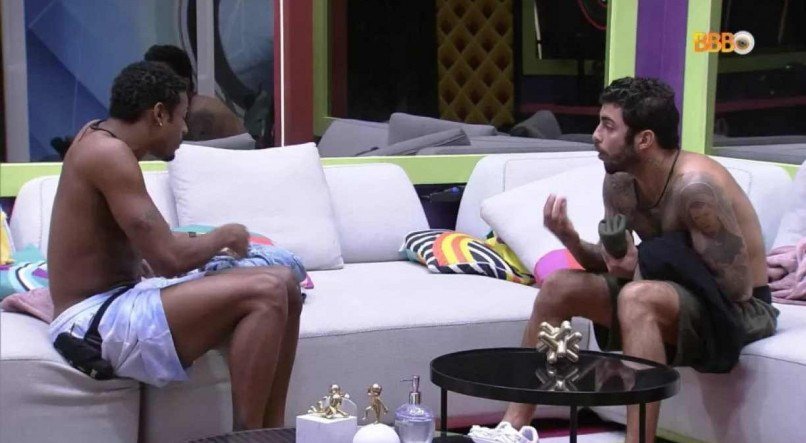 Paulo André disse que Scooby o magoou com comentário feito na frente das rivais no BBB 22