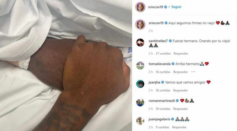 Sebastian Rincón posta foto segurando a mão do pai em hospital