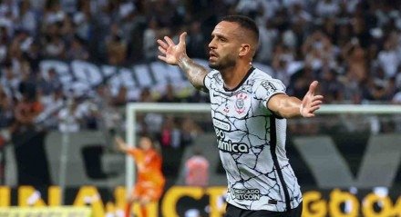 Renato Augusto deve voltar ao time titular do Corinthians contra o Deportivo Cali Marcello Zambrana/AGIF