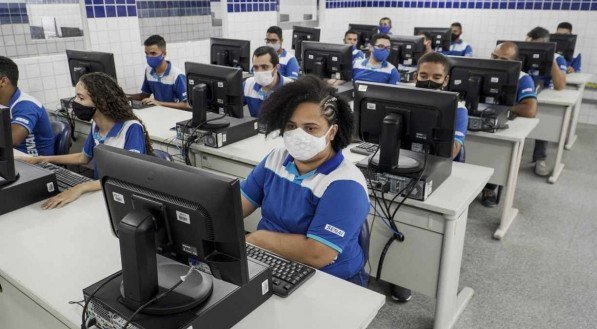 Senai-PE oferece 330 vagas em cursos técnicos gratuitos para quem não pode pagar