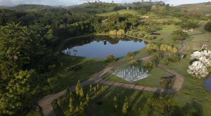 Usina de Arte, localizada na Usina Santa Terezinha, distrito de Água Preta, na Zona da Mata Sul de Pernambuco, está aberta à visitação gratuita. Ocupa 33 hectares com arte contemporânea e jardim botânico e está em expansão