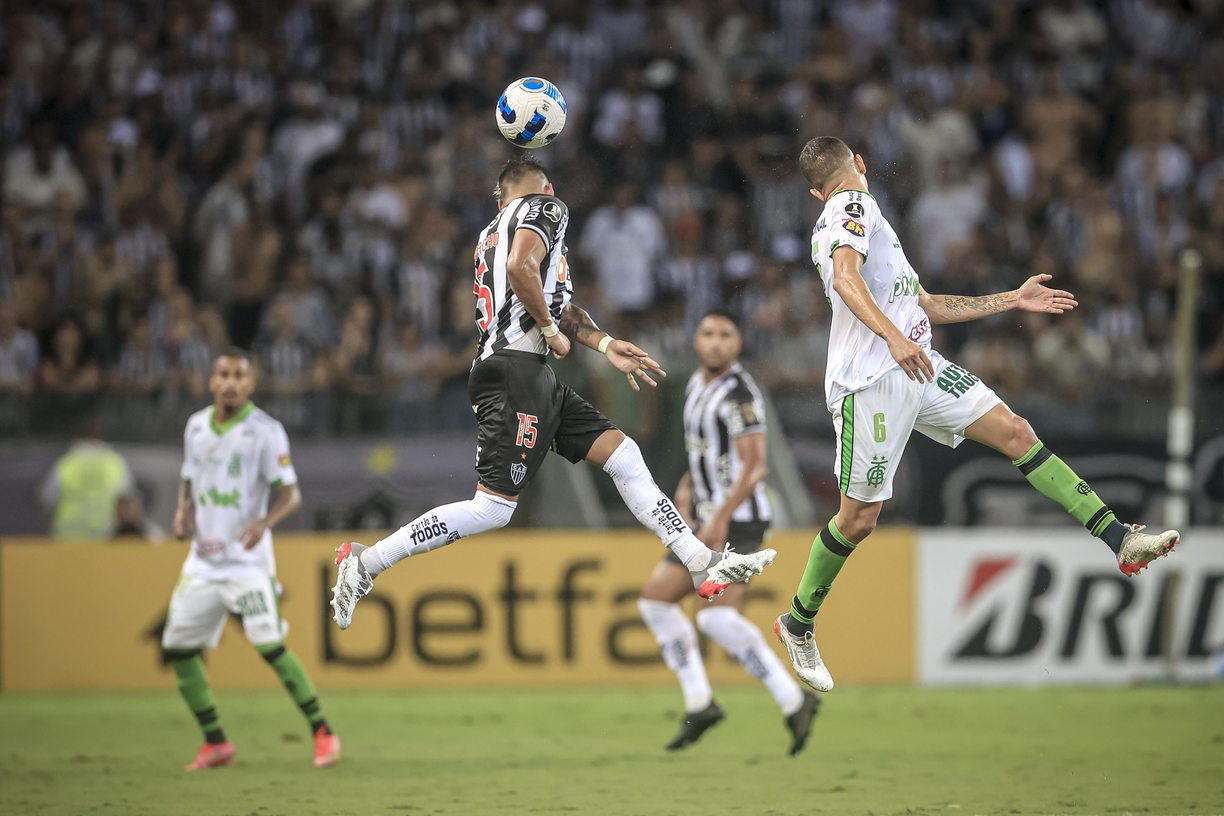 O primeiro tempo de Atlético-MG x América-MG acabou empatado por 0x0