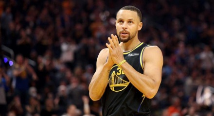 Stephen Curry se recuperou de uma lesão no tornozelo para os Playoffs da NBA