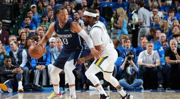 O Utah Jazz volta a enfrentar o Dallas Mavericks nos Playoffs da NBA.