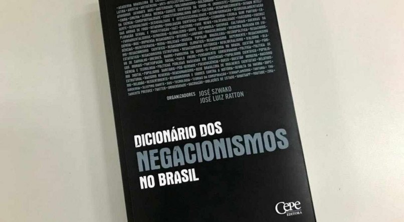 Capa do livro "Dicionário dos Negacionismo no Brasil", da Cepe