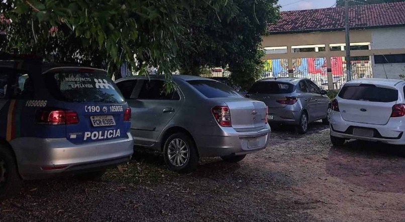 Polícia Militar esteve na Escola Estadual Francisco de Paula Correia de Araújo
