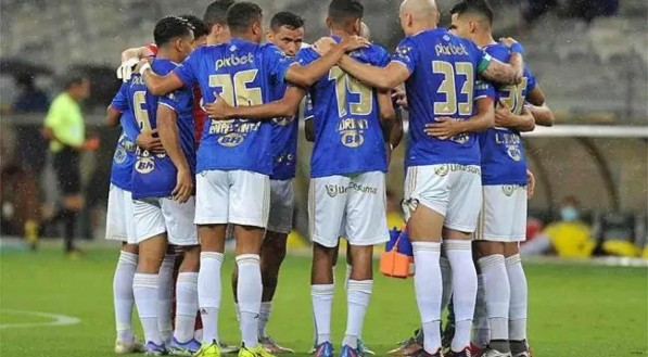 Cruzeiro lidera com sobras a S&eacute;rie B