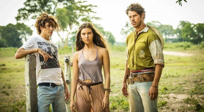 Jove (Jesuíta Barbosa), Juma (Alanis Guillen) e Tadeu (José Loreto)