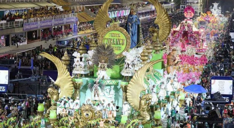 Rede Globo transmite o desfile das escolas de samba do Rio de Janeiro