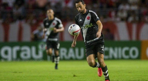 Nen&ecirc; &eacute; a refer&ecirc;ncia do Vasco em campo diante do Oper&aacute;rio pela S&eacute;rie B