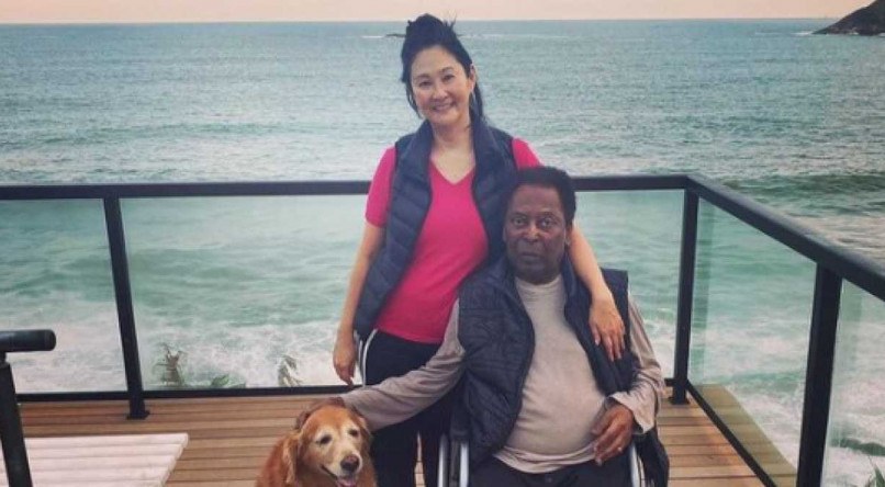 Pelé postou foto com a esposa Márcia e a cadela Cacau