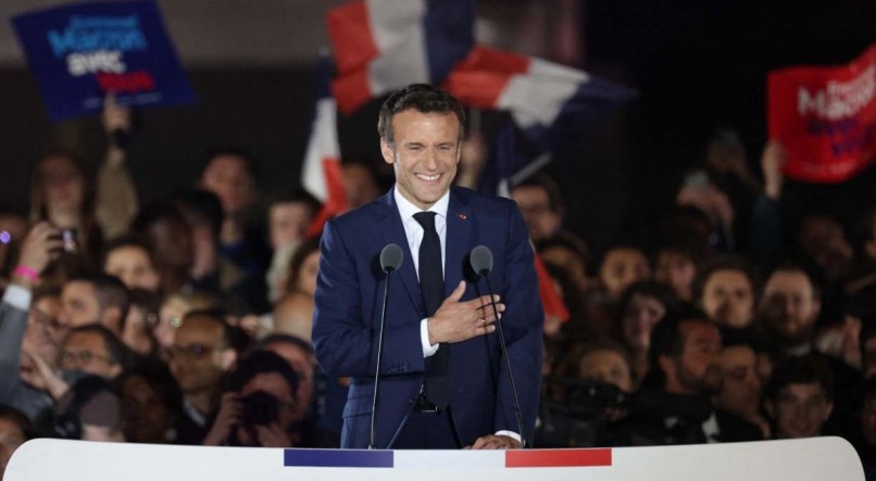 VITÓRIA Macron se tornou o primeiro presidente a conseguir sua reeleição na França desde o ano de 2002. Líder pró-europeu deve assumir seu novo mandato antes de 13 de maio