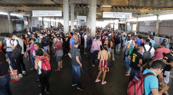 Contra privatização, metroviários decretam Estado de Greve no Recife