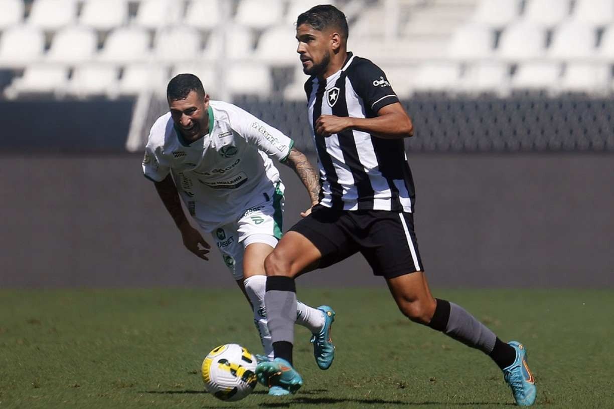 Após gol do Juventude, jogo teve 14 minutos de paralisação e apenas 5 de  bola rolando até Botafogo empatar - FogãoNET