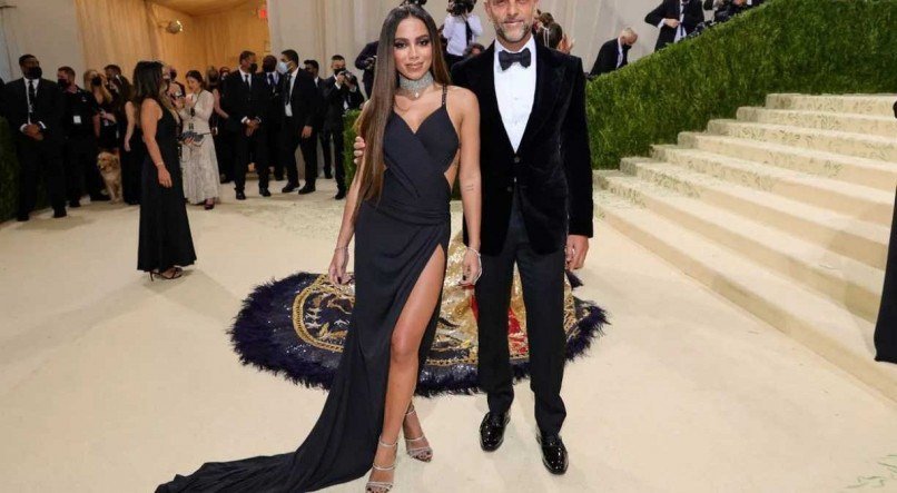 MODA Anitta e Alexandre Birman no tapete vermelho do Met Gala de 2021