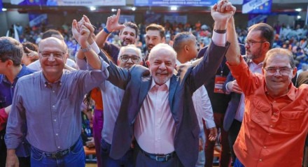 Lula recebeu o apoio de Paulinho da Força do Partido Solidariedade que foi vaiado