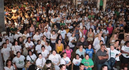 Enfermeiros protestam na Praça do Derby pela aprovação da PL no Senado