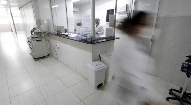 Todos os 48 médicos de hospital de retaguarda são demitidos; outros 121 profissionais vão para demais serviços de Pernambuco