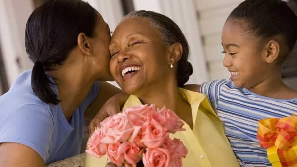 O com&eacute;rcio tradicional concentra 47,9% das escolhas para a compra do presente no Dia das M&atilde;es, seguido por shopping centers (42,6%) e pelo com&eacute;rcio eletr&ocirc;nico (13,4%)