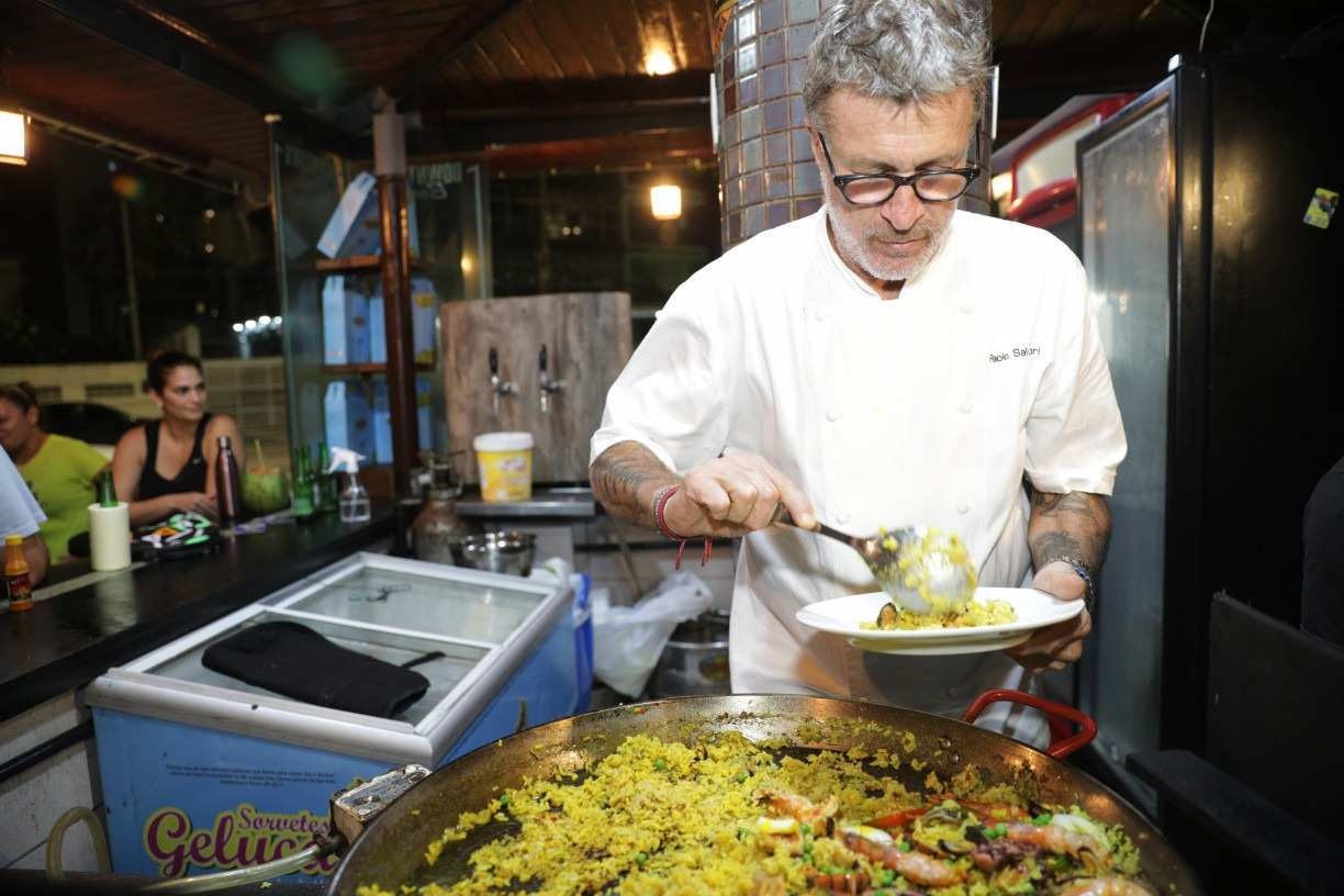 Saiba como e por quanto comer paella em plena Praia de Boa Viagem, no Recife