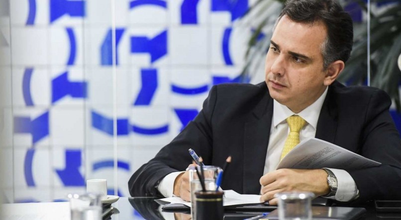O senador Rodrigo Pacheco (PSD-MG) deseja renovar seu mandato como presidente do Senado