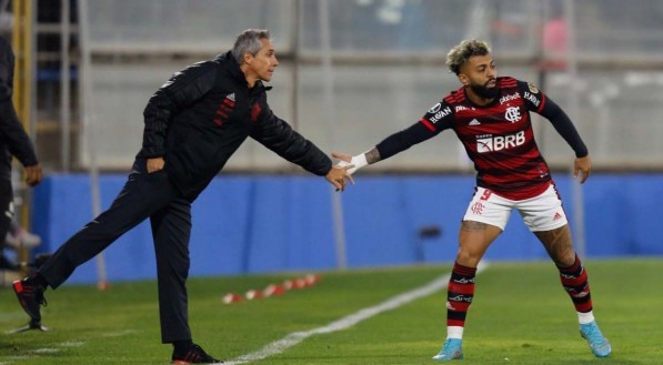 Paulo Sousa comanda o Flamengo diante do Universidad Cat&oacute;lica pela Libertadores com a &quot;corda no pesco&ccedil;o&quot;