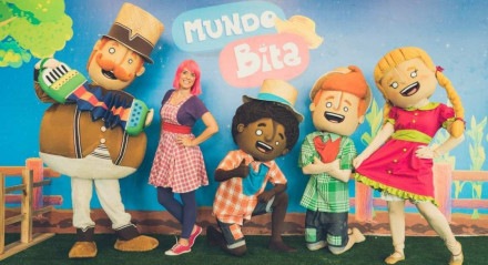 Mundo Bita faz show junino no Teatro Guararapes