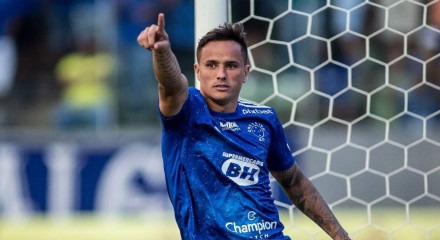 Edu, atacante do Cruzeiro na Série B