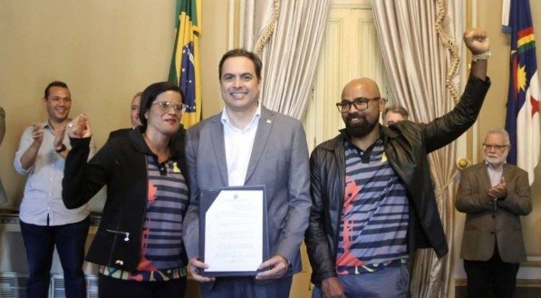 Paulo Câmara sanciona lei que prevê a contratação de professores de educação quilombola em Pernambuco