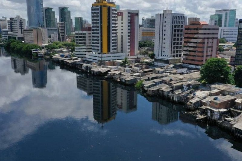 O índice de Gini, que mede a desigualdade de renda (quanto mais próximo de 1, maior a desigualdade), mostra: Brasil = 0,506 | Canadá = 0,33. Isso significa que o Brasil está entre os países mais desiguais do mundo