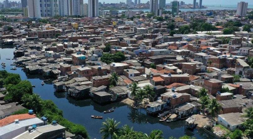 Palafitas do Recife avançam sobre os mangues