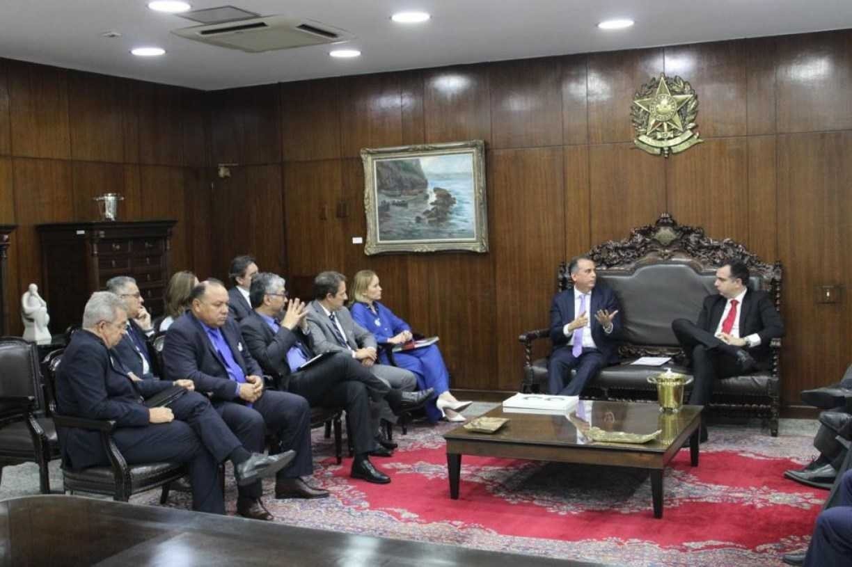 Estratégia de reeleição de Bolsonaro se impõe e estados já sabem que vão perder receitas de ICMS até no STF
