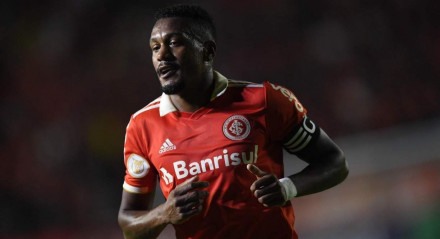 Rafael Ramos racismo: Edenílson acusa jogador do Corinthians de chamá-lo de macaco
